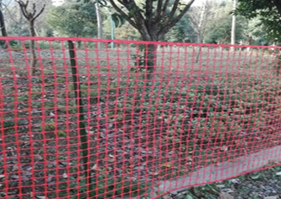 Prečo sú plastové siete na hydinu tou najlepšou voľbou pre vaše stádo